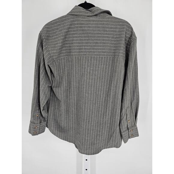 Abercrombie & Fitch Womens Sz M Oversized Button Up Shirt Gray Soft A&F - Picture 4 of 4